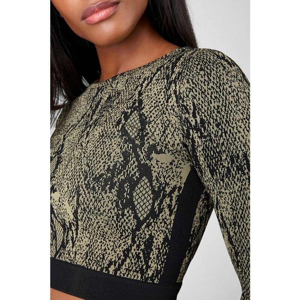 Fabletics Kamila Seamless Long-Sleeve Top Green Reptilia/Black Small